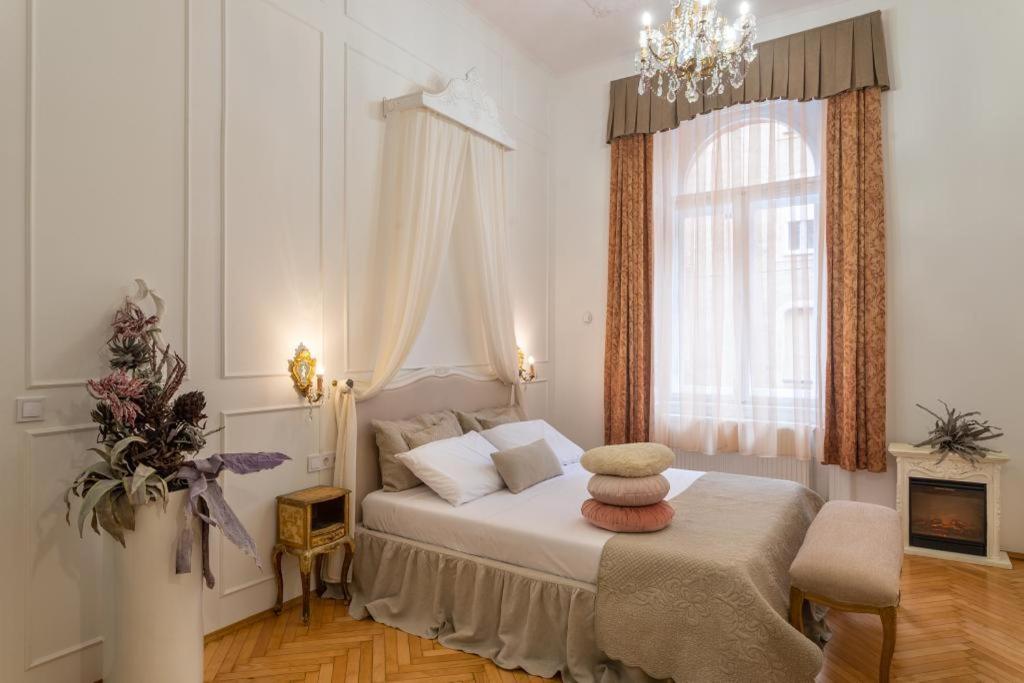 Regina Apartments On Kiraly Street Budapest Eksteriør bilde